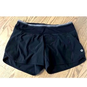 Lululemon women’s black size 4 shorts